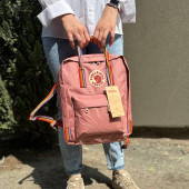 Пудровий рожевий жіночий рюкзак Kanken Classic 16 L з райдужними ручками. Портфель канкен