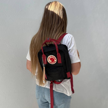 Чорний рюкзак із бордовими ручками Kanken mini 7 L, канкен.-4